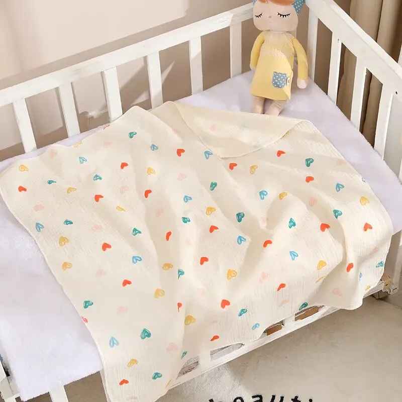 couverture bébé polyvalente motif coeur