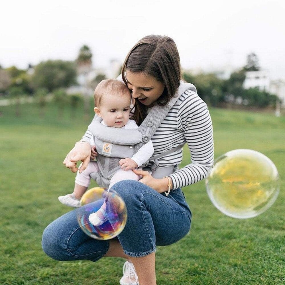 Porte Bébé - BreathBabyBag™ - Gris - Mon Bébé Sourire