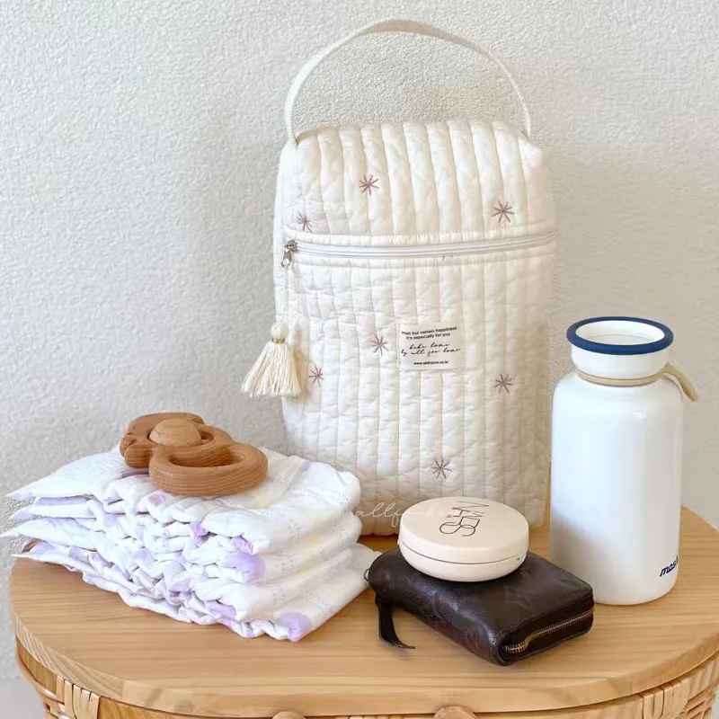 sac a couche brodé matelassé pratique capacité